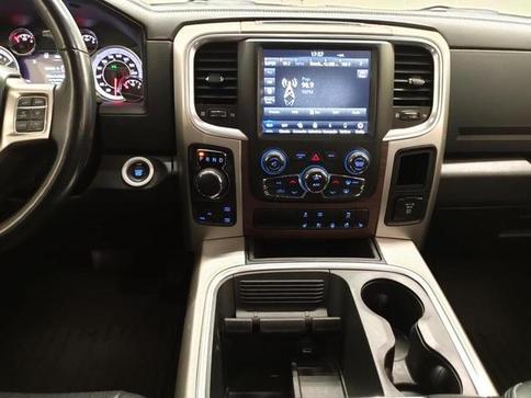 RAM CLASSIC LARAMIE NIGHT ED. 5.7 4X4 AUT.