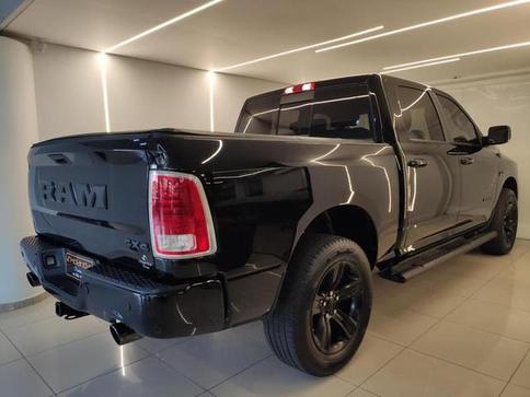RAM CLASSIC LARAMIE NIGHT ED. 5.7 4X4 AUT.
