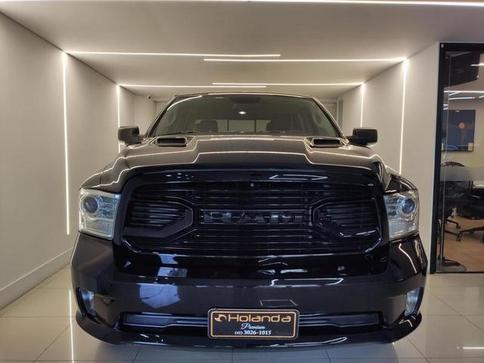 RAM CLASSIC LARAMIE NIGHT ED. 5.7 4X4 AUT.