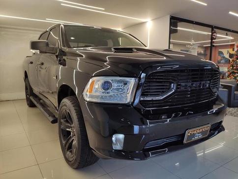 RAM CLASSIC LARAMIE NIGHT ED. 5.7 4X4 AUT.