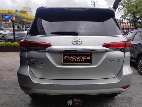 TOYOTA HILUX SW4 SRX 4X4 2.8 TDI 16V DIES. AUT.