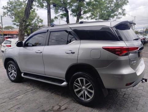 TOYOTA HILUX SW4 SRX 4X4 2.8 TDI 16V DIES. AUT.