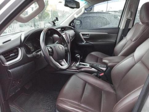 TOYOTA HILUX SW4 SRX 4X4 2.8 TDI 16V DIES. AUT.