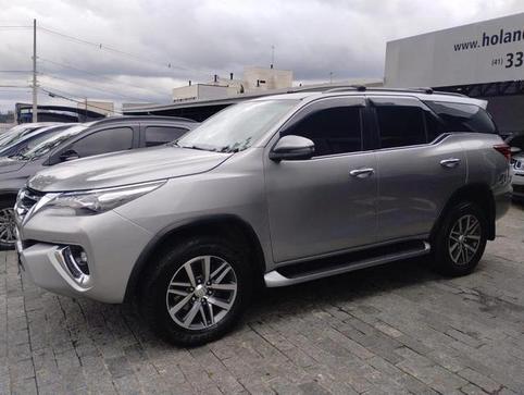 TOYOTA HILUX SW4 SRX 4X4 2.8 TDI 16V DIES. AUT.