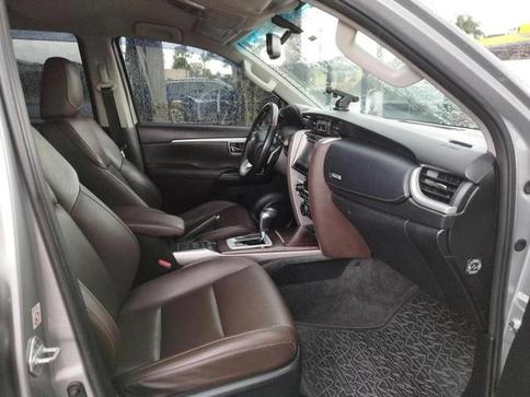 TOYOTA HILUX SW4 SRX 4X4 2.8 TDI 16V DIES. AUT.