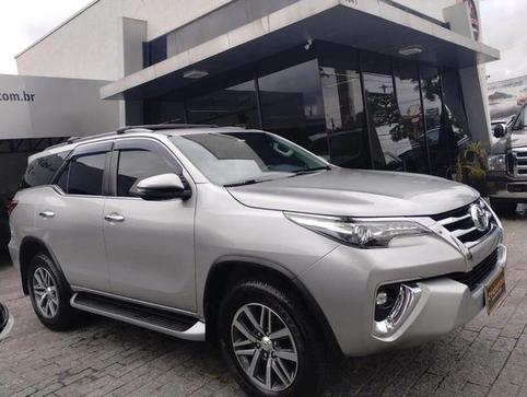 TOYOTA HILUX SW4 SRX 4X4 2.8 TDI 16V DIES. AUT.