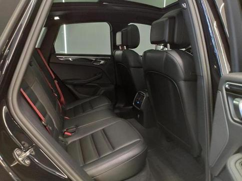 PORSCHE MACAN T