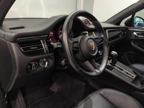 PORSCHE MACAN T