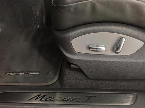 PORSCHE MACAN T