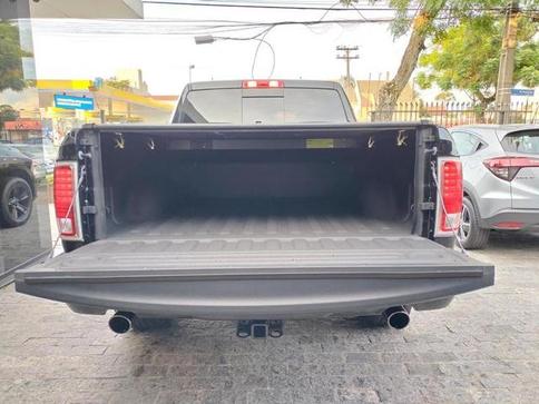 RAM CLASSIC LARAMIE NIGHT ED. 5.7 4X4 AUT.