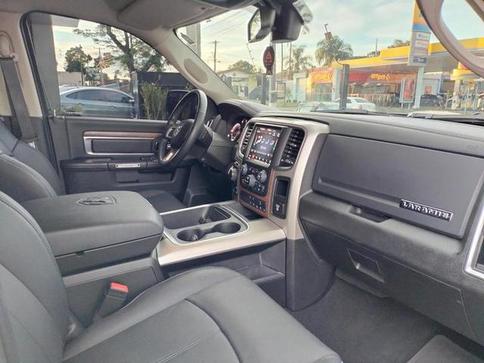 RAM CLASSIC LARAMIE NIGHT ED. 5.7 4X4 AUT.