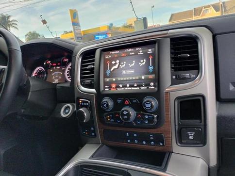 RAM CLASSIC LARAMIE NIGHT ED. 5.7 4X4 AUT.