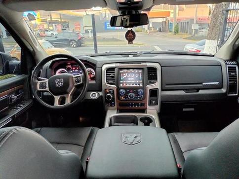 RAM CLASSIC LARAMIE NIGHT ED. 5.7 4X4 AUT.