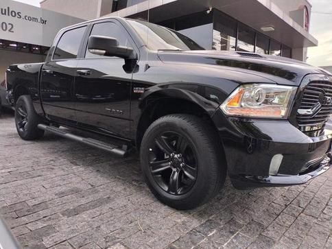 RAM CLASSIC LARAMIE NIGHT ED. 5.7 4X4 AUT.