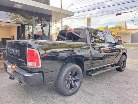 RAM CLASSIC LARAMIE NIGHT ED. 5.7 4X4 AUT.