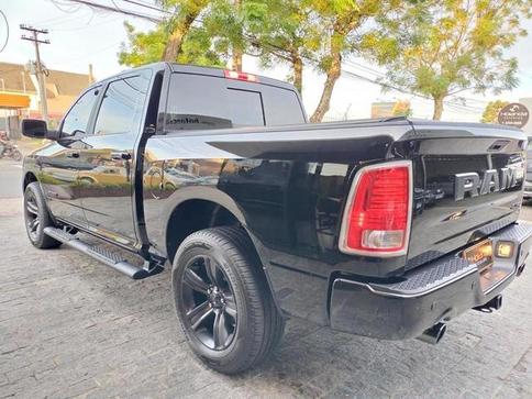 RAM CLASSIC LARAMIE NIGHT ED. 5.7 4X4 AUT.