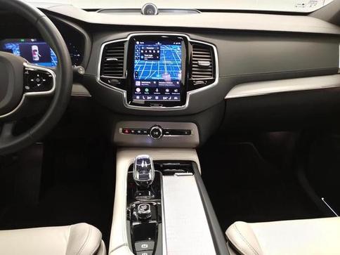 VOLVO XC90 T8 ULT DARK