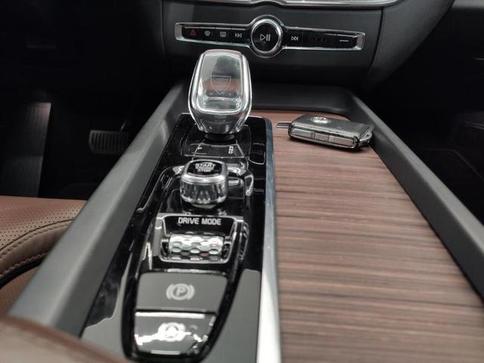 VOLVO XC60 T8 INSCRIPT