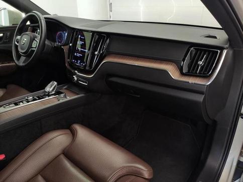 VOLVO XC60 T8 INSCRIPT