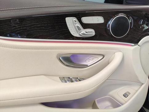 MERCEDES-BENZ E300