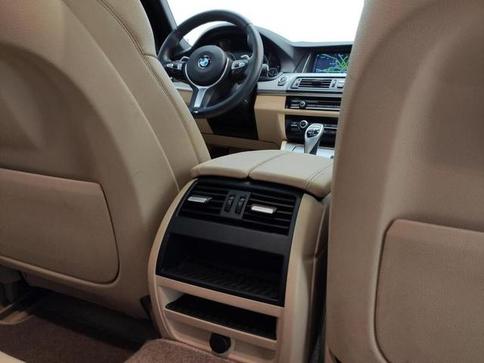 BMW 528I