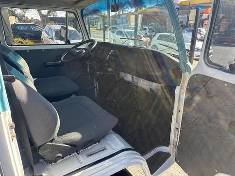 VOLKSWAGEN KOMBI