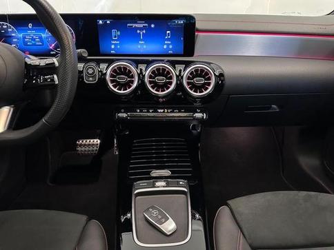 MERCEDES-BENZ CLA-200 AMG LINE 1.3 TB 16V AUT. (H�B.)