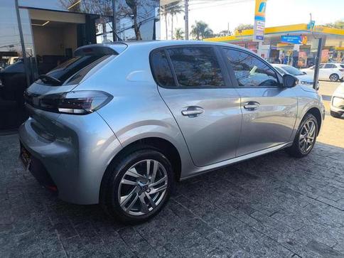 PEUGEOT 208 ALLUR T200