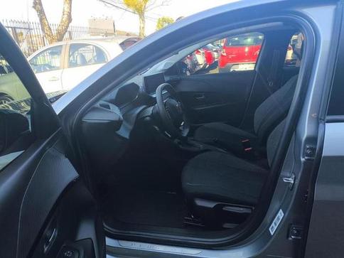 PEUGEOT 208 ALLUR T200