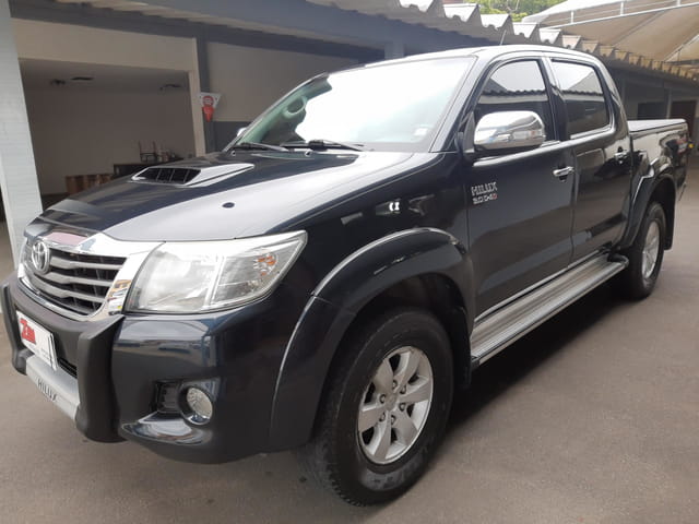 TOYOTA HILUX CD SRV D4-D 4X4 3.0 TDI DIESEL AUT