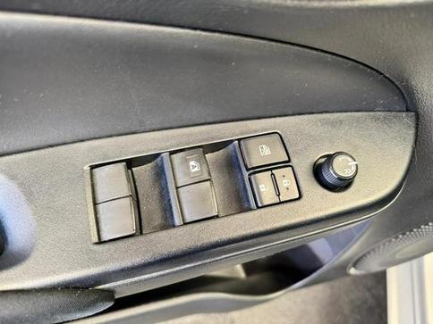TOYOTA YARIS HA XL15