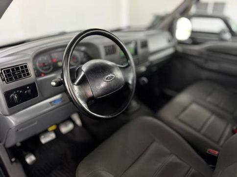 FORD F-250 XLT 3.9 2P