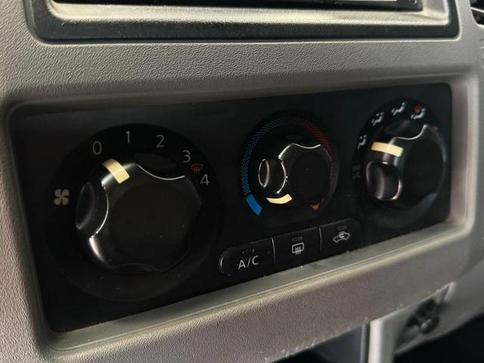 NISSAN FRONTIER XE 4X2 2.5