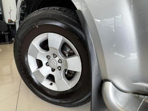 NISSAN FRONTIER XE 4X2 2.5