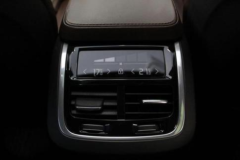 VOLVO XC90 T6 MOMENTUM