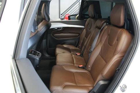 VOLVO XC90 T6 MOMENTUM
