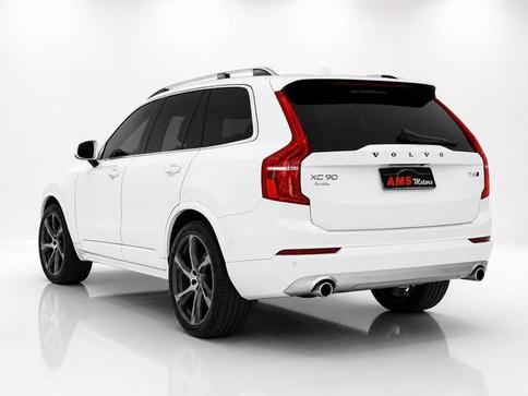 VOLVO XC90 T6 MOMENTUM