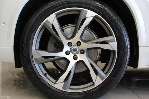 VOLVO XC90 T6 MOMENTUM