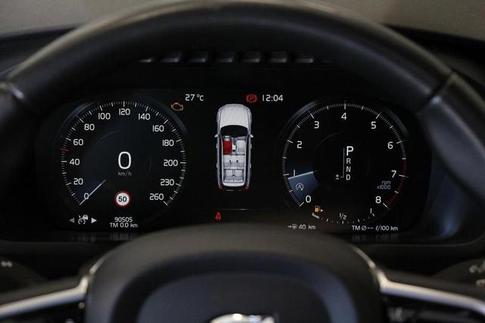 VOLVO XC90 T6 MOMENTUM
