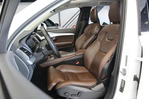 VOLVO XC90 T6 MOMENTUM