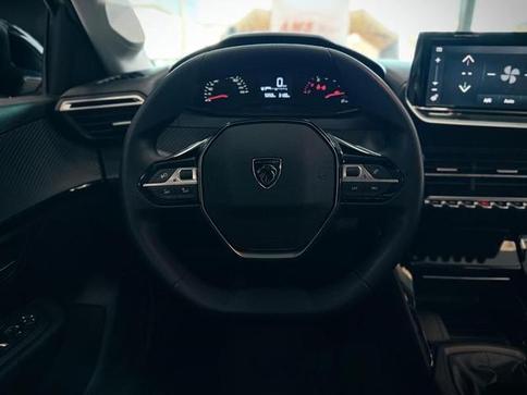 PEUGEOT 208 STYLE MT