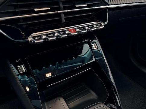 PEUGEOT 208 STYLE MT