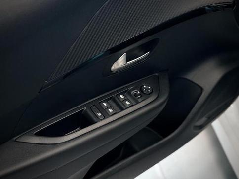 PEUGEOT 208 STYLE MT