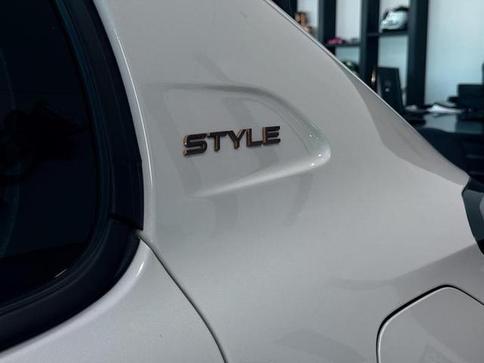 PEUGEOT 208 STYLE MT