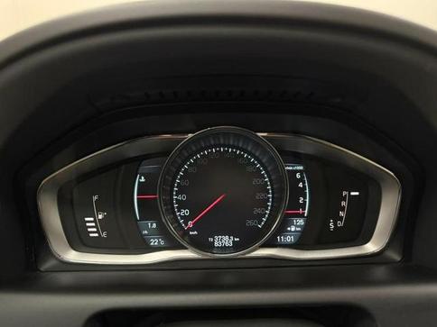 VOLVO XC 60 2.0 T5 DYNAMIC
