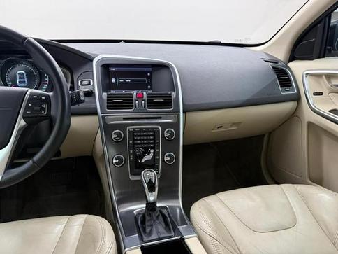 VOLVO XC 60 2.0 T5 DYNAMIC
