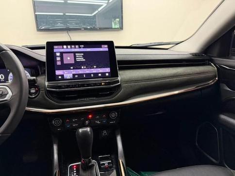 JEEP COMMANDER LIMITED T270 1.3 TB FLEX AUT