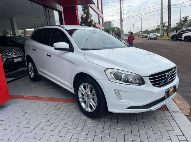 VOLVO XC60 T5 DYNAMIC
