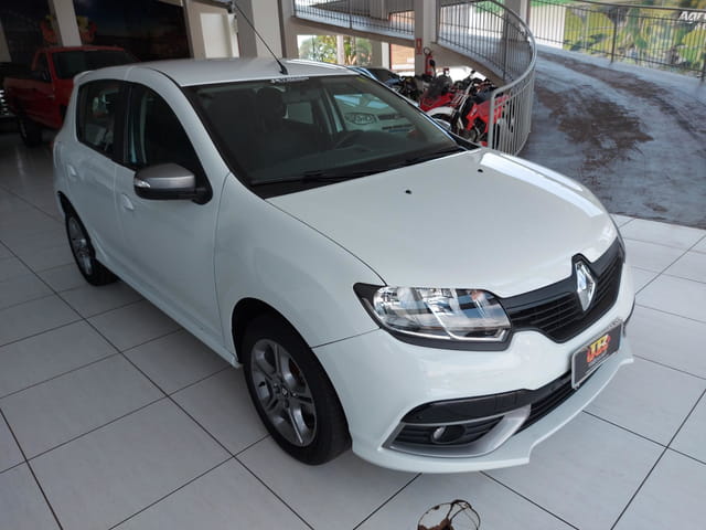 RENAULT SANDERO 16GTLINE