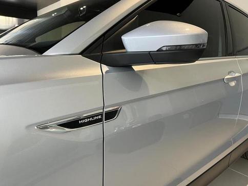 VOLKSWAGEN T CROSS HL TSI